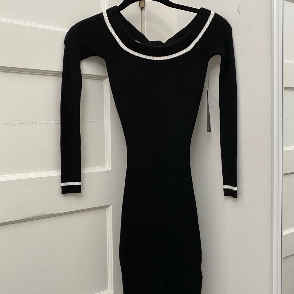 NWT Guess Off Shoulder Dress